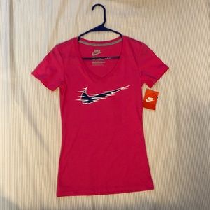 !BRAND NEW! Nike short sleeve V Neck